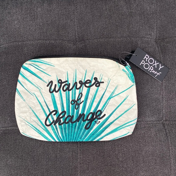 Roxy Pouch - Picture 1 of 2